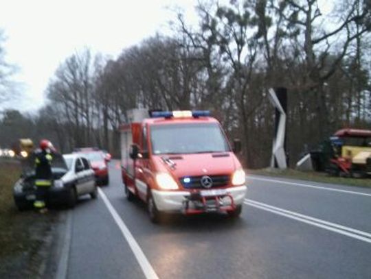 WYPADEK na drodze krajowej nr 22. Jedna osoba ranna