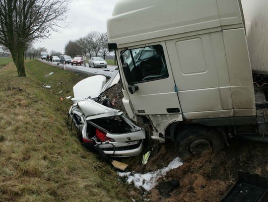 Wypadek na krajowej siódemce. Zginął 23-letni kierowca