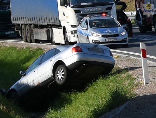 Wypadek na obwodnicy. Kierowca miał 2,5 promila alkoholu.