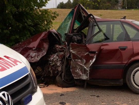 Wypadek w Lisiej Jamie. 18-letni kierowca w stanie krytycznym