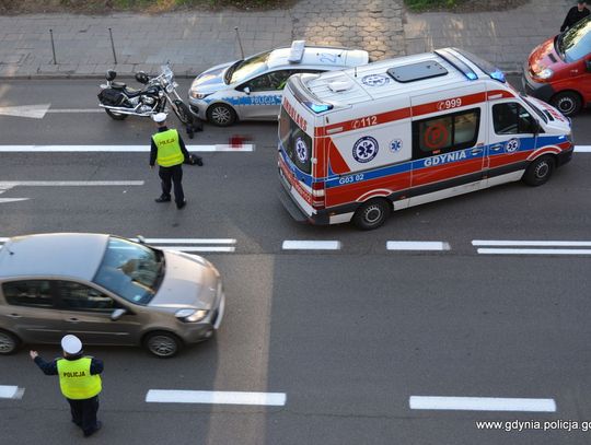 Wypadek z udziałem motocyklisty i samochodu na ul. Portowej