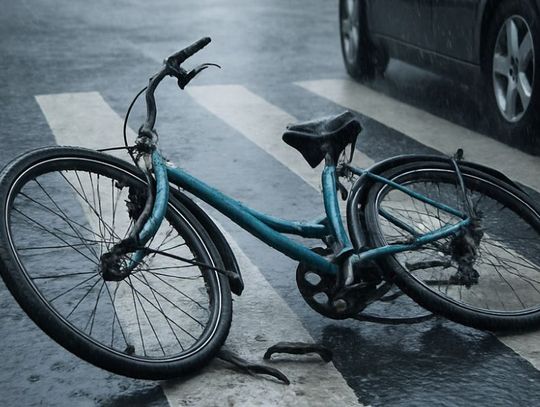 Wypadek z udziałem rowerzystki na ul. Skarszewskiej. Apelujemy o ostrożność!