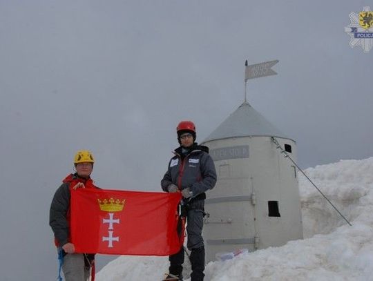 Wyprawa mundurowych na Mont Blanc, Trudne warunki - możliwość odpadnięcia z lawiną