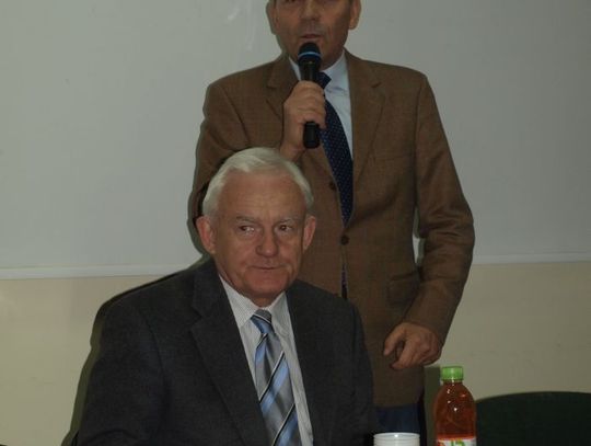 „Wyrok na zamówienie". Leszek Miller spotkał się z działkowcami