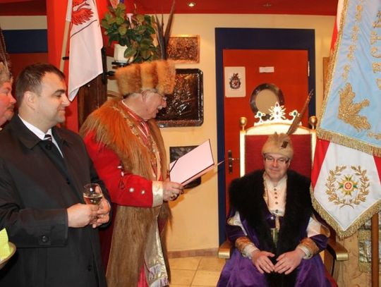 Wystrzeliwują trofea, tytuły i odkrywają historię