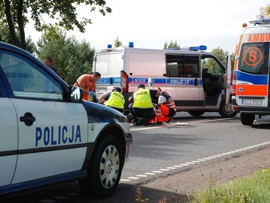 Wyszedł zza samochodu ciężarowego