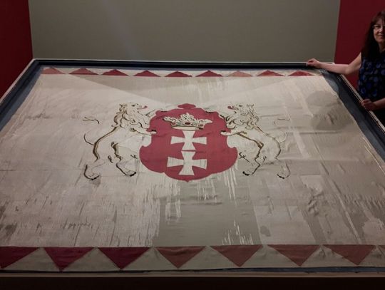 XVII-wieczna chorągiew z herbem wraca do Gdańska.