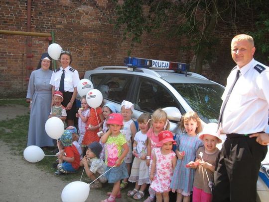 Z dziećmi o bezpiecznych wakacjach