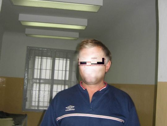 Z miedzianym kablem w starej rzeźni