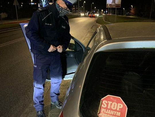 Z naklejką na szybie „STOP PIJANYM KIEROWCOM”, kierował w stanie nietrzeźwości