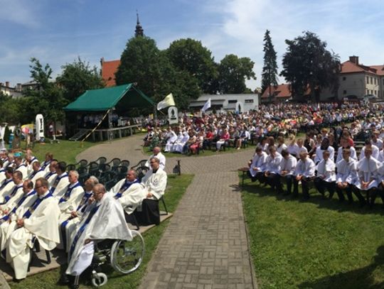 Z pieśnią na ustach i Bogiem w sercu. Parafia świętego Mateusza organizuje pielgrzymkę autokarową 