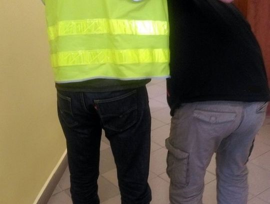 Z piwnicy ukradli 40 litrów swojskiego wina