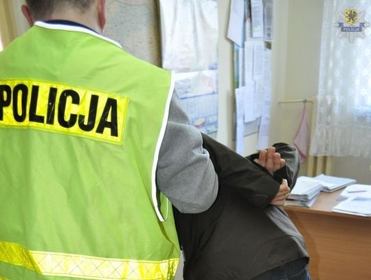 Z sali wykładowej ukradł komputer