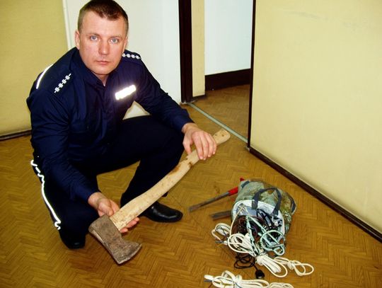 Z siekierą poszedł na włam