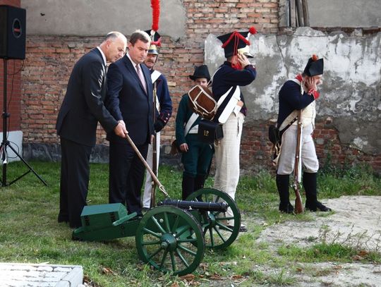 Z wielkim hukiem. Przebudowa kamienicy za milion złotych - "rzecz dla mieszkańców"