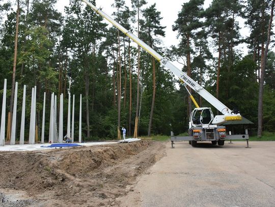 Za miesiąc pomnik będzie gotowy. Praca idą pełną parą 