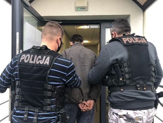 Zaatakował inwalidę i ukradł mu pieniądze. 32-latek w rękach policjantów