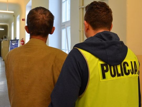 Zaatakował pracowników socjalnych, został zatrzymany.