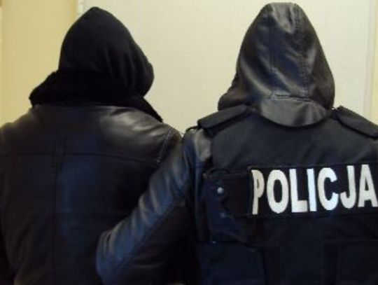 Zaatakowali w nocy nieznajomego - dla hecy uderzyli w twarz i kopali