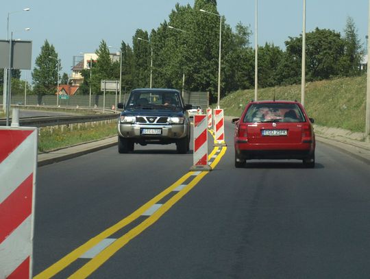 Zachodnia część al. Solidarności zamknięta. Jest „ciasno”