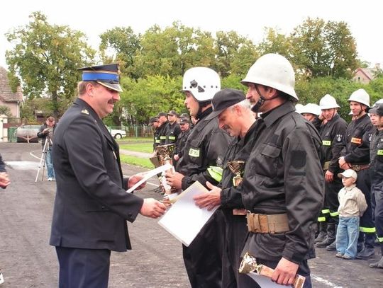 Zacięta rywalizacja drużyn strażackich - bezkonkurencyjne OSP z Opalenia