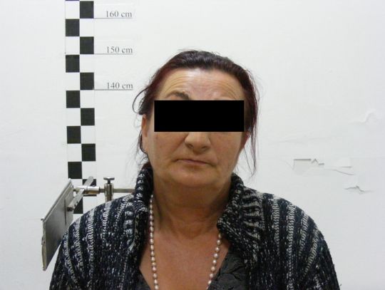 "Zaczarowana" ręka wróżki ze znikającymi banknotami