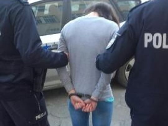 Zadzwoniła na Policję - powiedziała, że supermarketach podłożone są bomby