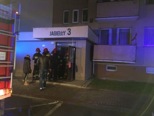 Zagrożenie wybuchem. W wieżowcu w Tczewie na Suchostrzygach ulatniaŁ się gaz. Ewakuowano 70 osób. 