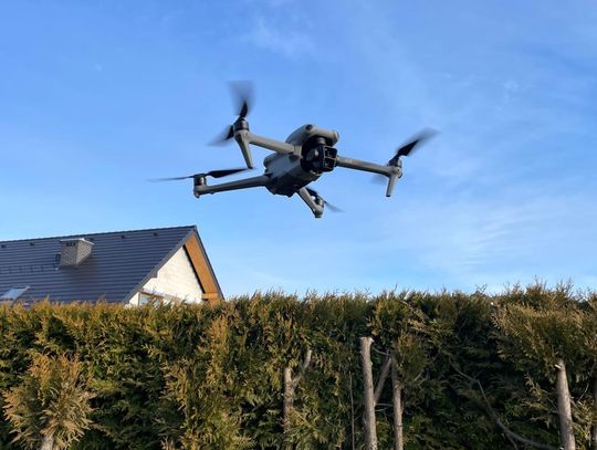 Zakłócenia sygnału GPS na północy Polski. Polska Agencja Żeglugi Powietrznej ostrzega operatorów dronów