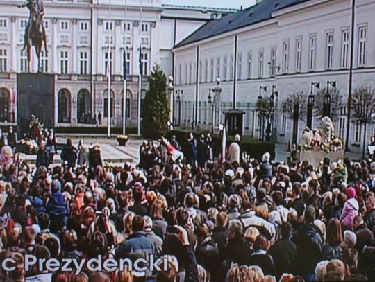 ŻAŁOBA NARODOWA. 2 MINUTY CISZY O 12.00 W NIEDZIELĘ. CIAŁO PREZYDENTA W POLSCE