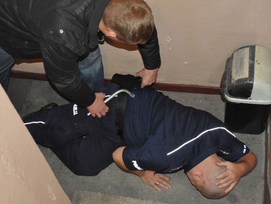 Zamach na policjanta - jak w "bandyckim" filmie