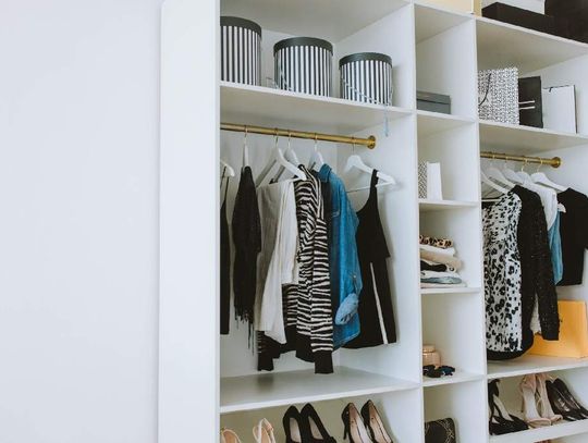 Zaprojektuj szafę, która pomieści wszystkie rzeczy! Poznaj kilka cennych rad