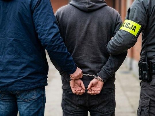 Zaskakujący finał policyjnych działań. Ochroniarz zatrzymany za kradzieże sklepowe