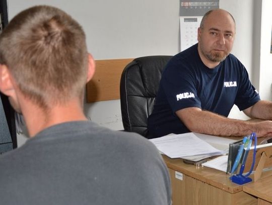 Zatrzymali, bo myśleli, że jest poszukiwany. Nie był, a i tak grozi mu rok więzienia