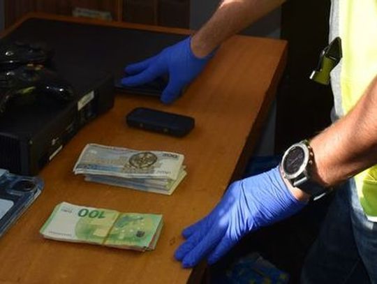 ZATRZYMALI SPRAWCĘ KRADZIEŻY I ODZYSKALI MIENIE O WARTOŚCI 25 TYS. ZŁOTYCH