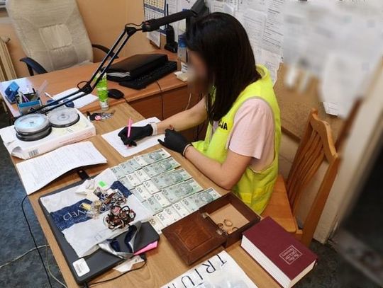 Zatrzymani sprawcy oszustw metodą „na policjanta”