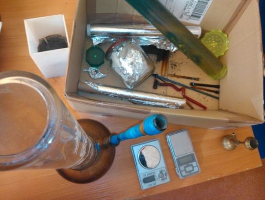 Zatrzymani z narkotykami! Grozi im 3 lata pozbawienia wolności.