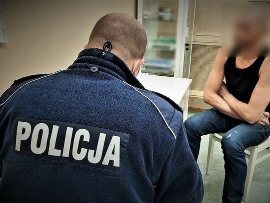 Zatrzymanie podejrzanego o kradzież seata. Mundurowi odzyskali już pojazd