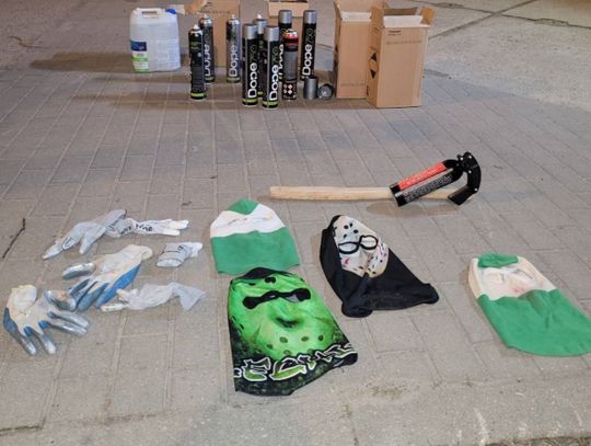 Zatrzymanie siedemnastu osób związanych ze środowiskiem pseudokibiców