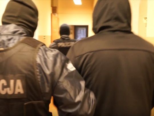 Zatrzymano funkcjonariuszy Służby Więziennej. Więźniowie wychodzili do pracy poza oficjalną ewidencją?