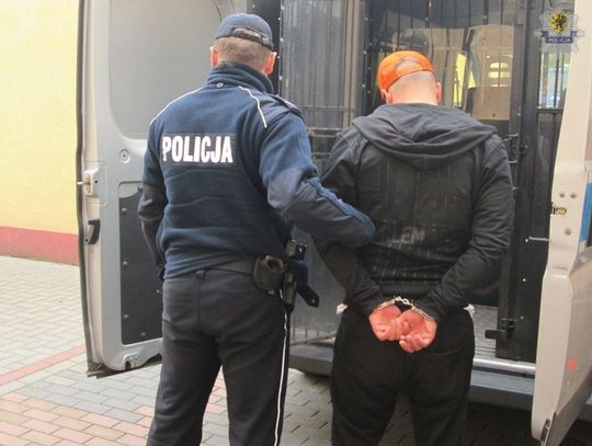 Zatrzymano sprawcę podpaleń samochodów