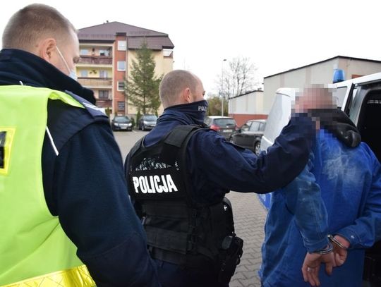 Zatrzymany 39-latek nietrzeźwy wsiadł za kierownicę samochodu