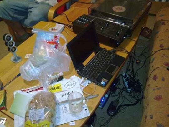 Zatrzymany oszust internetowy. Zgarniał kasę z lipnych transakcji aukcyjnych