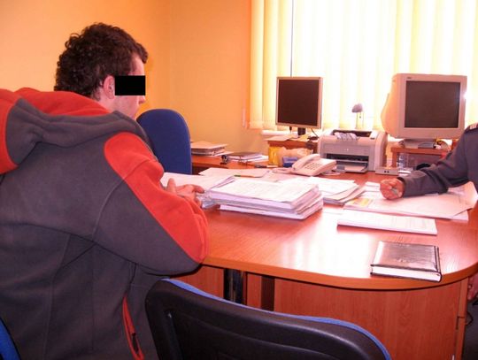 Zatrzymany za rozbój przyznał się do próby gwałtu