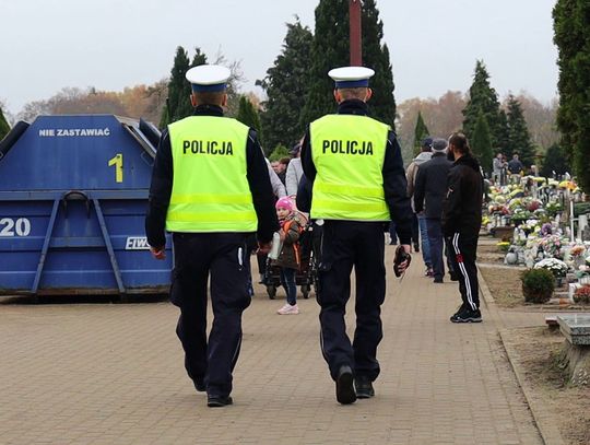 Zbliża się uroczystość Wszystkich Świętych. Odwiedzając groby, zadbajmy o bezpieczeństwo swoje i innych