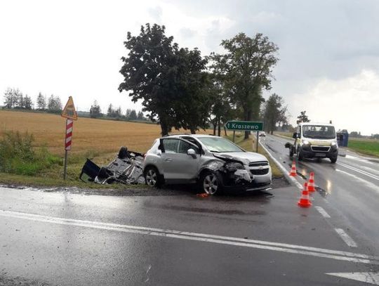 Zderzenie dwóch aut na DK22 pod Starym Polem.