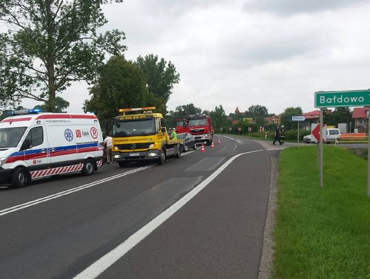 Zderzenie dwóch aut na "jedynce" w Subkowach