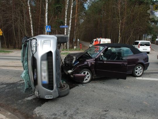 Zderzenie dwóch aut w Bolszewie