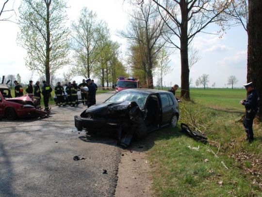 Zderzenie golfa z xsarą - pięć osób rannych