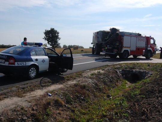Zderzenie kombajnu i osobówki na "jedynce" Zderzenie kombajnu i osobówki na "jedynce"